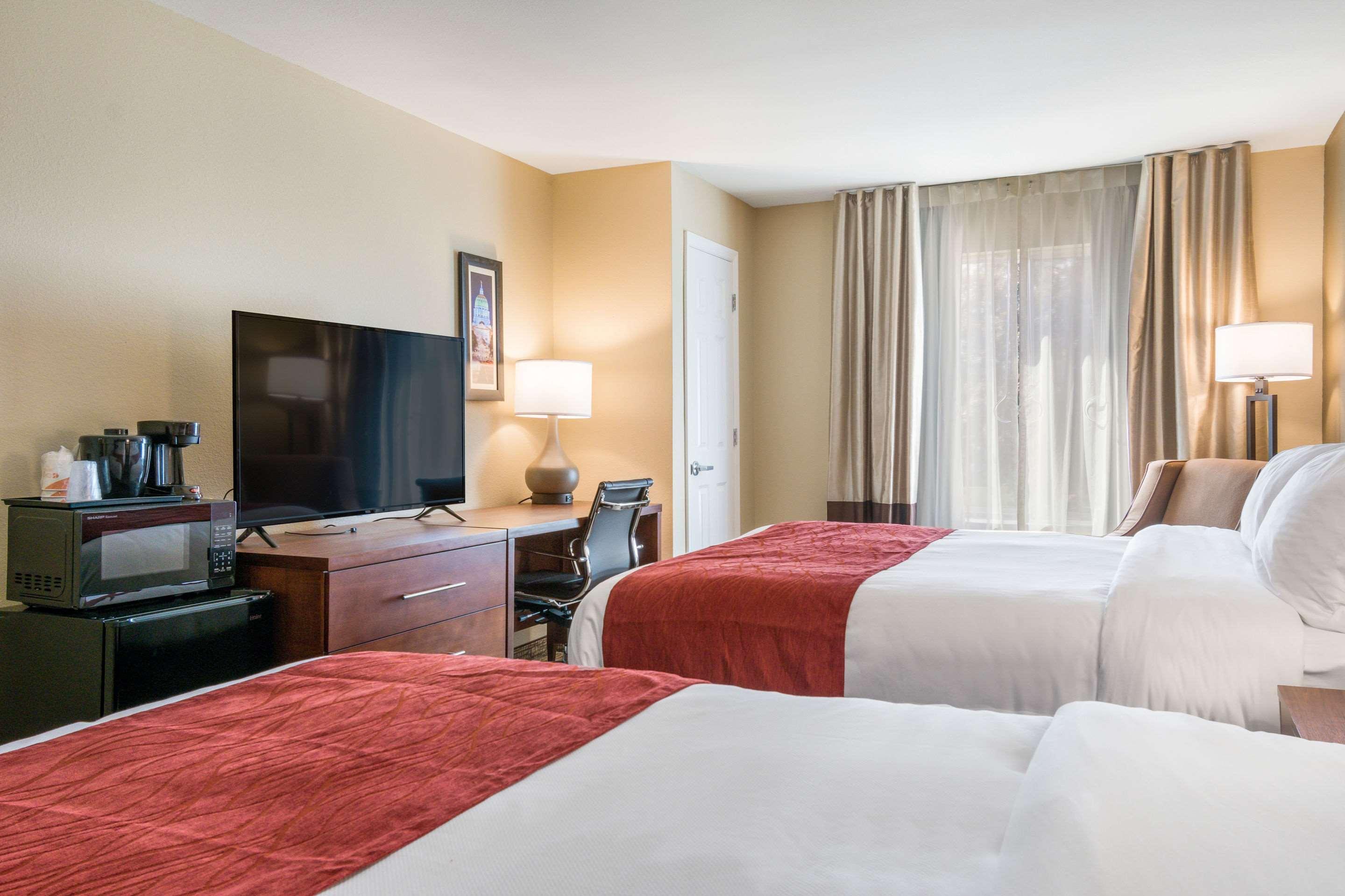 Comfort Inn & Suites Harrisburg - Hershey West מראה חיצוני תמונה