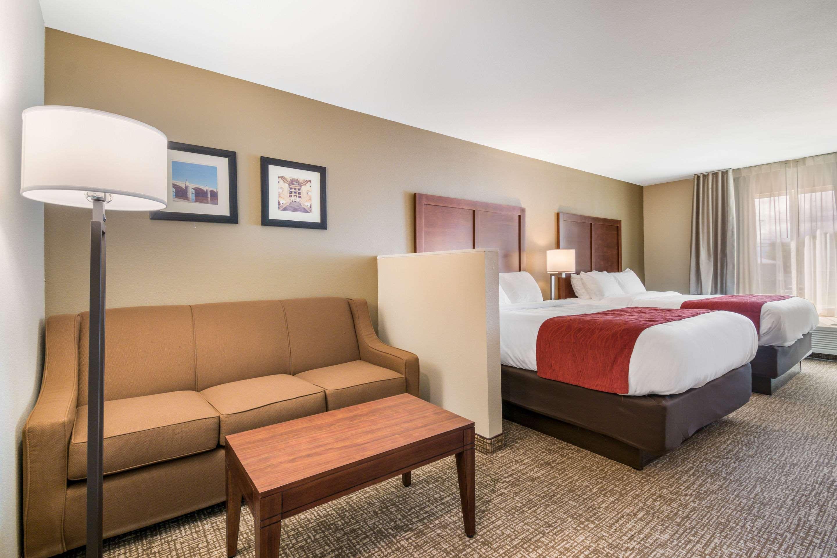 Comfort Inn & Suites Harrisburg - Hershey West מראה חיצוני תמונה