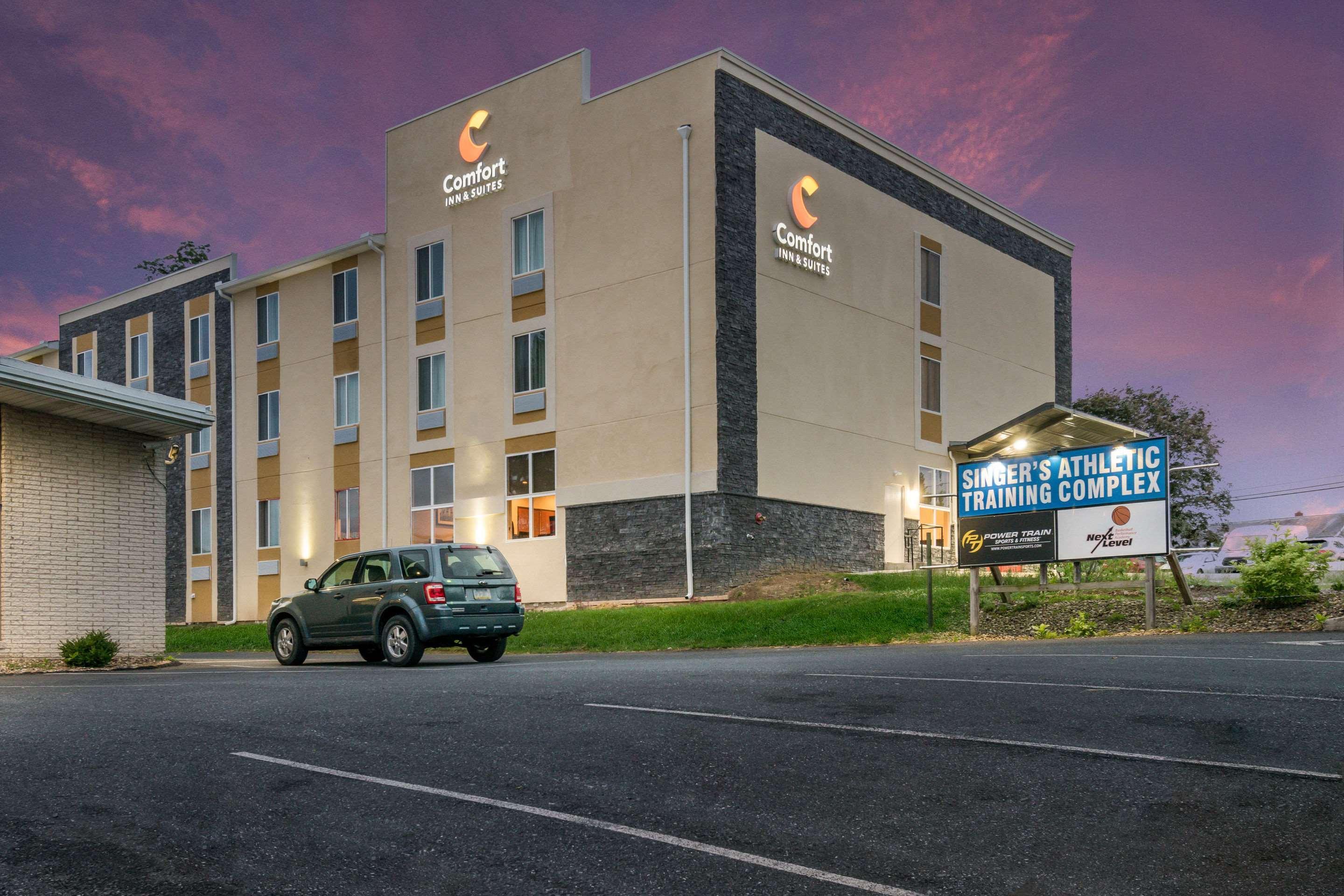 Comfort Inn & Suites Harrisburg - Hershey West מראה חיצוני תמונה